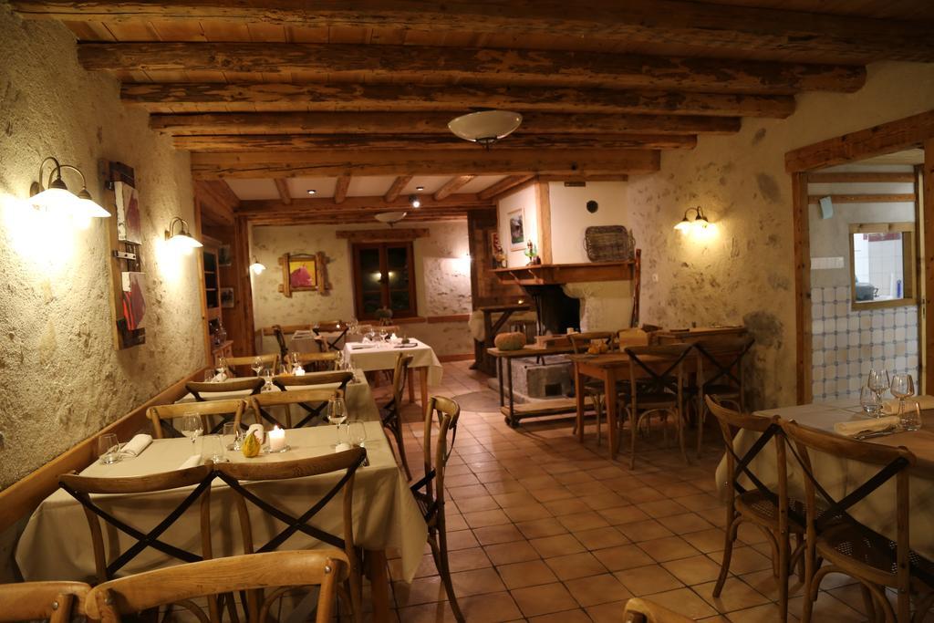 Auberge Du Moulin De Lere Vailly Exteriör bild